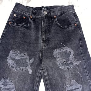 BDG Urban Outfitters ripped mom jeans